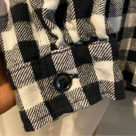 Black & White Plaid Button-Up Shacket - Picture 3 of 4